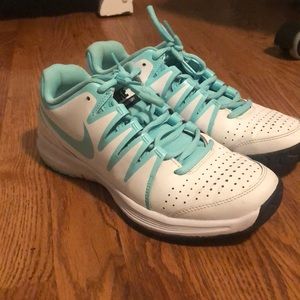Nike Tennis Shoes